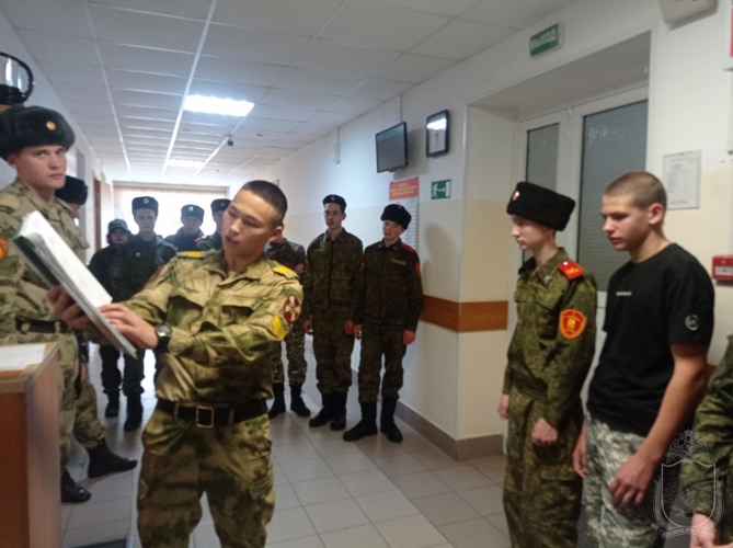 В военном институте провели учебные сборы с казачьей молодежью