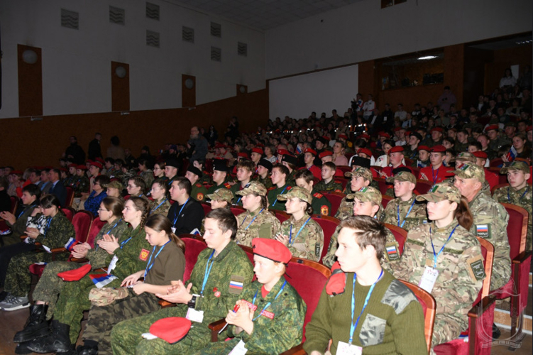 Военнослужащие военного института приняли участие  в межрегиональном патриотическом форуме