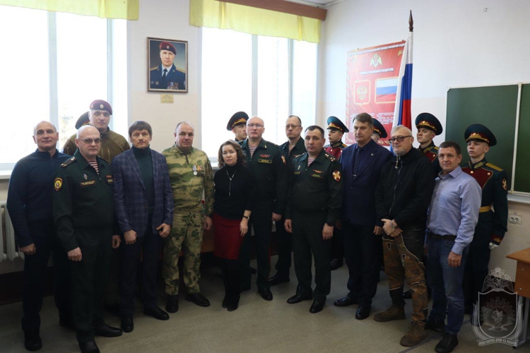 В Новосибирском военном институте увековечили память погибшего выпускника