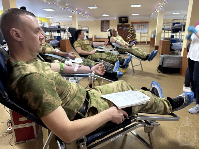 Военнослужащие Новосибирского военного института приняли участие в донорской акции