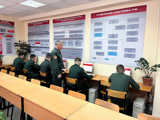 Курсанты военного института приняли участие во Всероссийском правовом (юридическом) диктанте