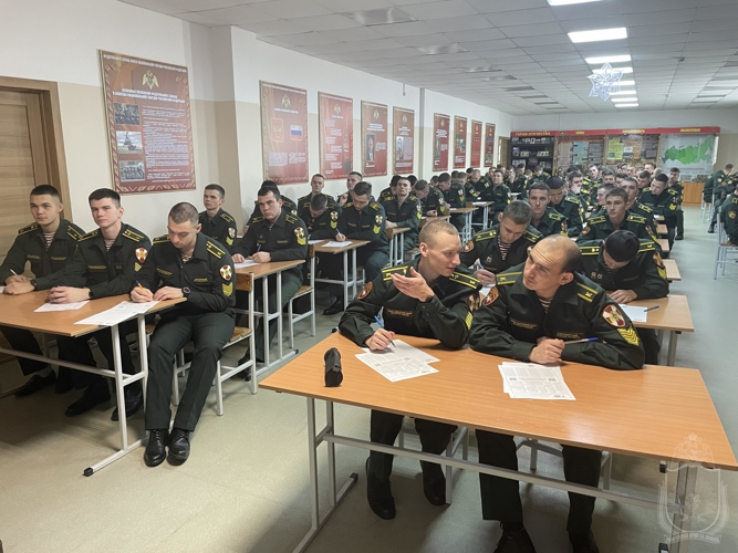 Курсанты военного института приняли участие в географическом диктанте