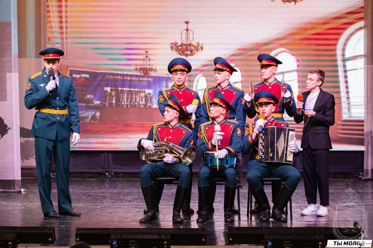 Курсанты военного института приняли участие в финале официальной лиги «КВН-Сибирь»
