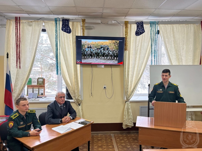 В военном институте прошла конференция с курсантами выпускного курса