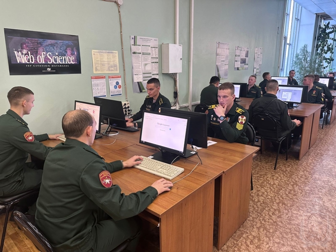 Курсанты военного института приняли участие в научном семинаре 