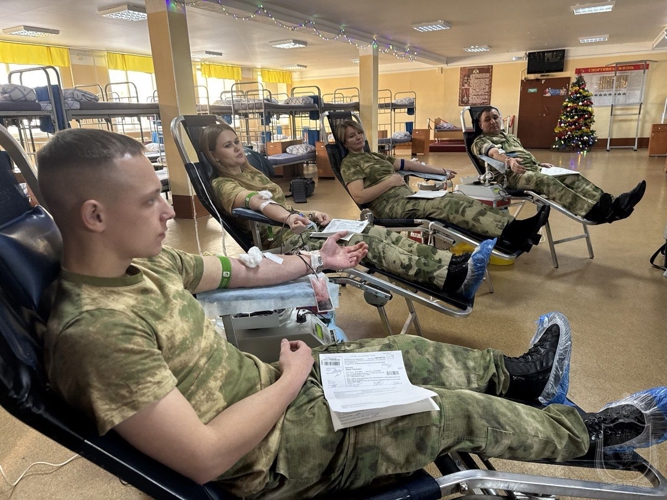 Военнослужащие Новосибирского военного института приняли участие в донорской акции