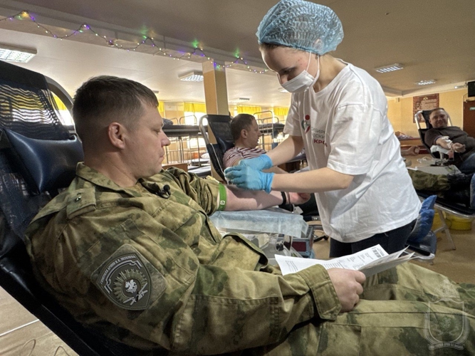 Военнослужащие Новосибирского военного института приняли участие в донорской акции
