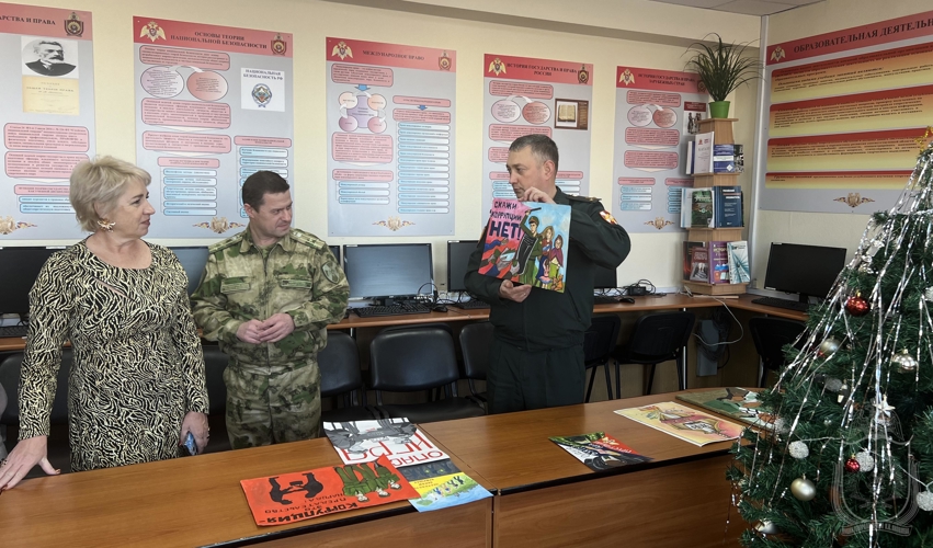 В военном институте прошел конкурс рисунков, посвященный борьбе с коррупцией