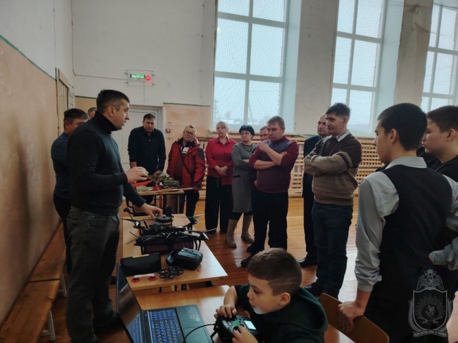 Офицеры военного института провели занятия с руководителями военно-патриотических клубов