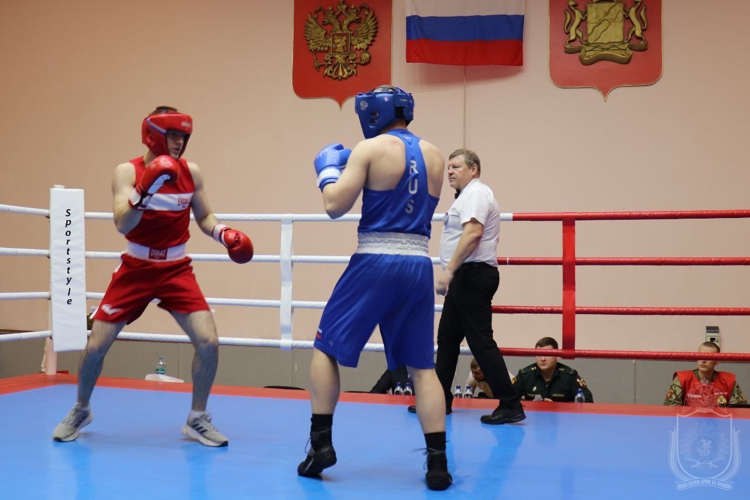 В военном институте прошел чемпионат по боксу
