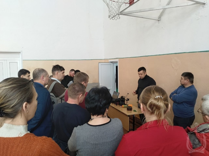 Офицеры военного института провели занятия с руководителями военно-патриотических клубов
