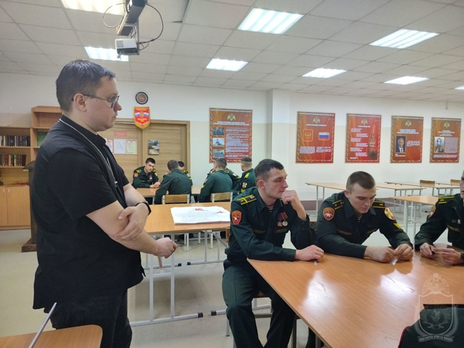 Курсанты военного института приняли участие в интеллектуальной игре
