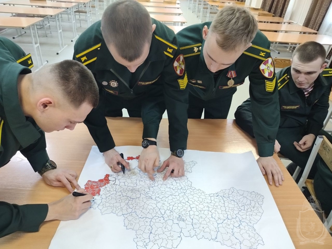 Курсанты военного института приняли участие в интеллектуальной игре