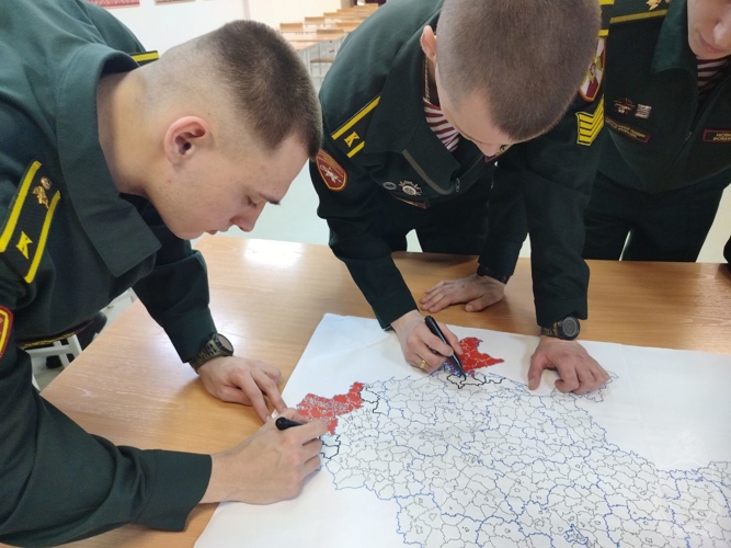 Курсанты военного института приняли участие в интеллектуальной игре