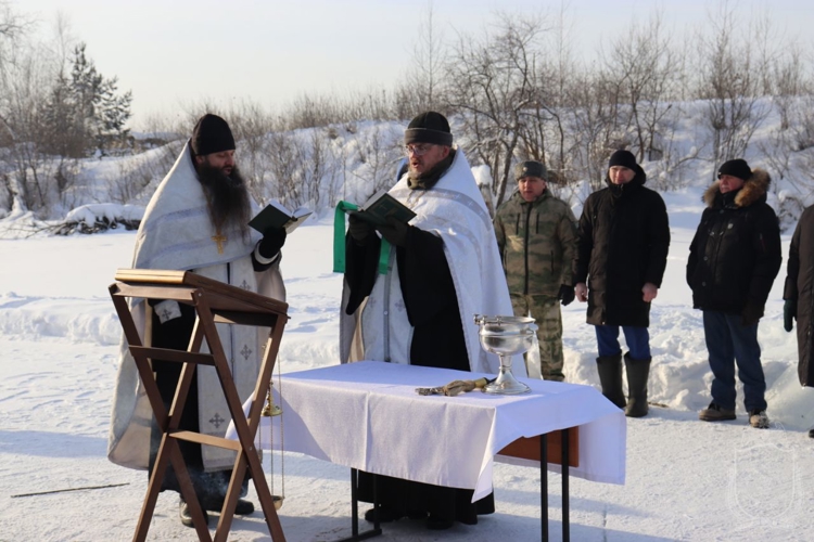 Военнослужащие военного института приняли участие в праздновании Крещения Господня
