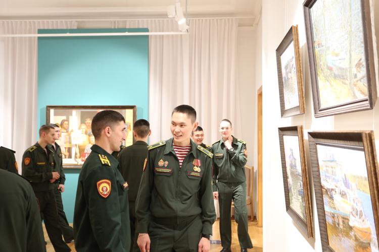 Курсанты военного института посетили открытие выставки «Русский взгляд: лица и время»