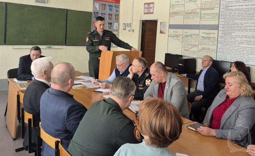 В военном институте проведен межкафедральный круглый стол
