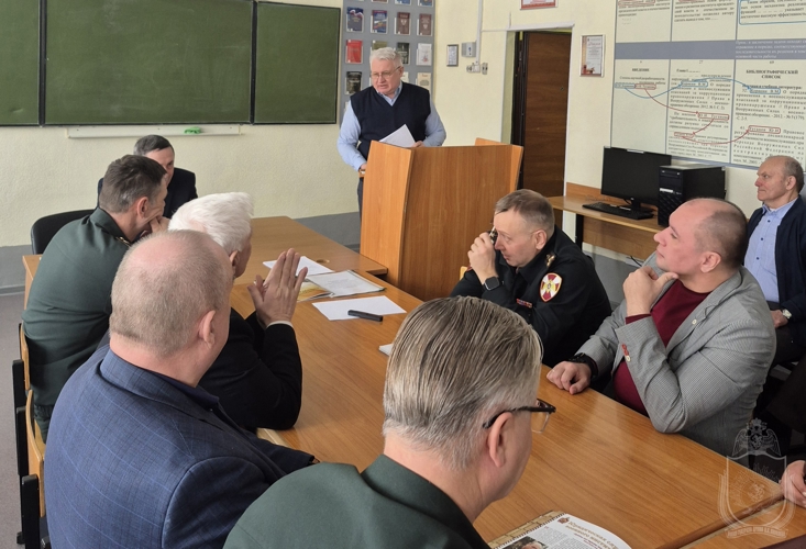 В военном институте проведен межкафедральный круглый стол