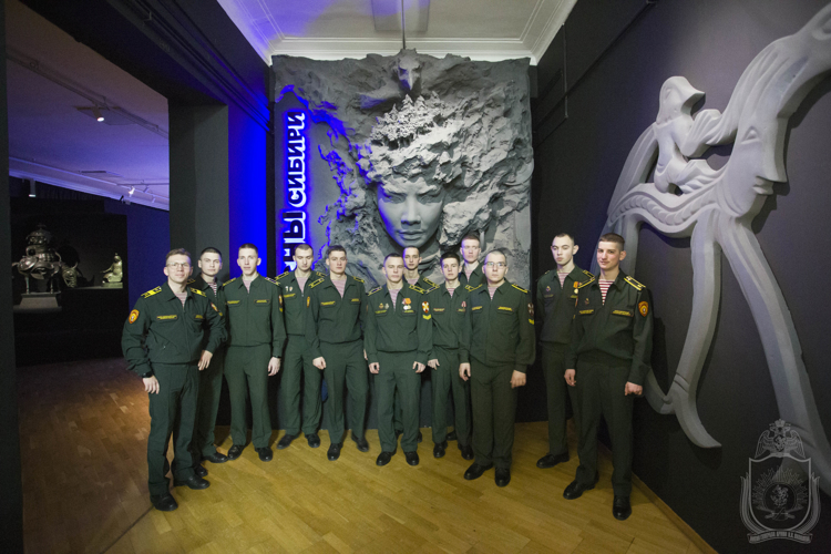 Курсанты  военного института посетили  Новосибирский художественный музей