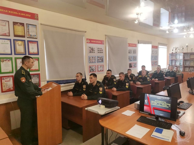 В военном институте проведен круглый стол, посвященный использованию лазерных тренажеров в обучении