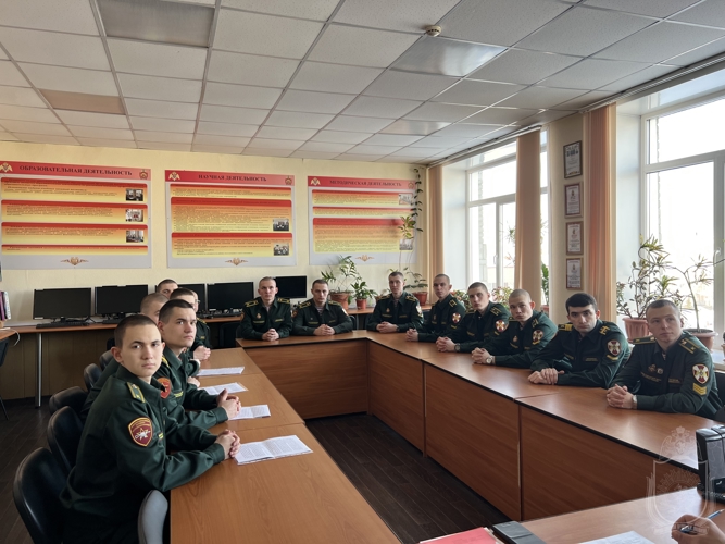 В военном институте  прошел круглый стол, посвященный советской военной науке в годы Великой Отечественной войны