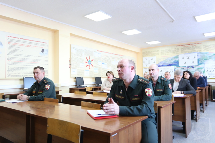 В военном институте проведен межкафедральный научный круглый стол