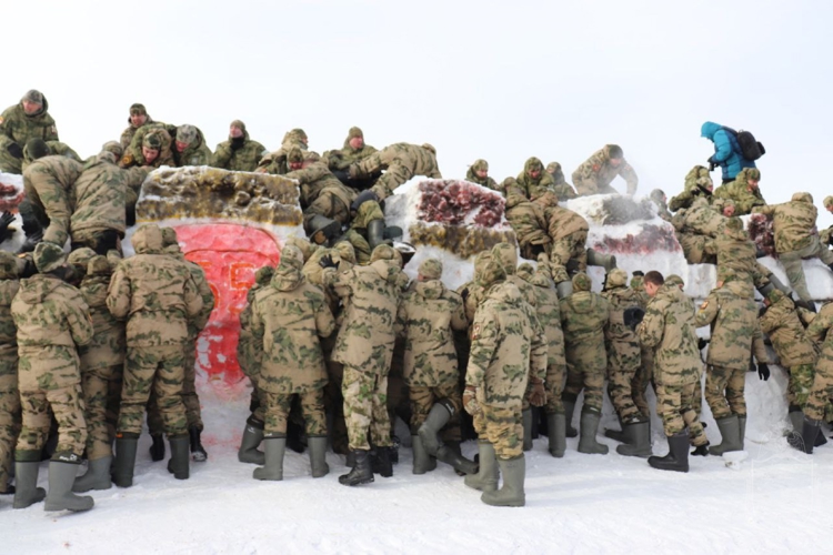 В Новосибирском военном институте проводили зиму