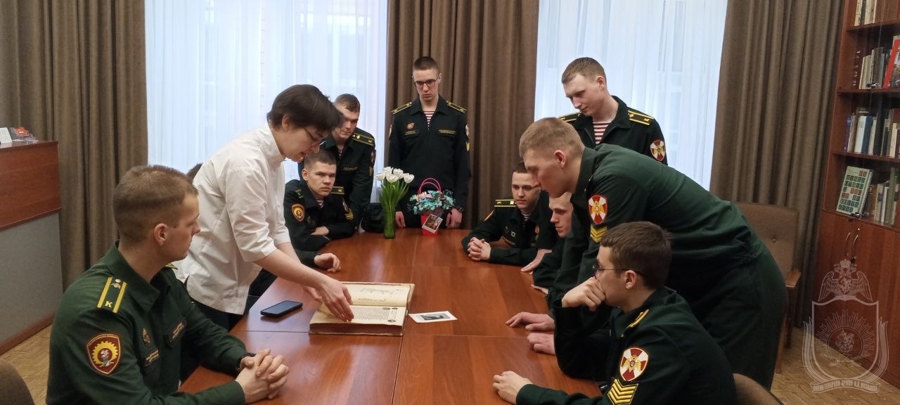 Курсанты военного института приняли участие в международной конференции «Женщины против фашизма»