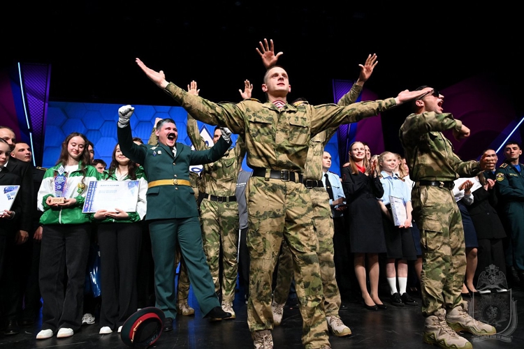 Команда КВН военного института стала обладателем кубка «Динамо»