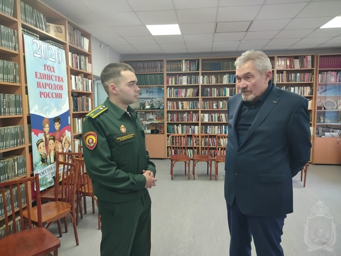 Новосибирский писатель провел встречу с курсантами военного института