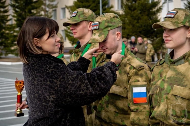 На территории военного института прошли финалы зонального этапа г. Новосибирска Всероссийской военно-патриотической игры «Зарница 2.0»