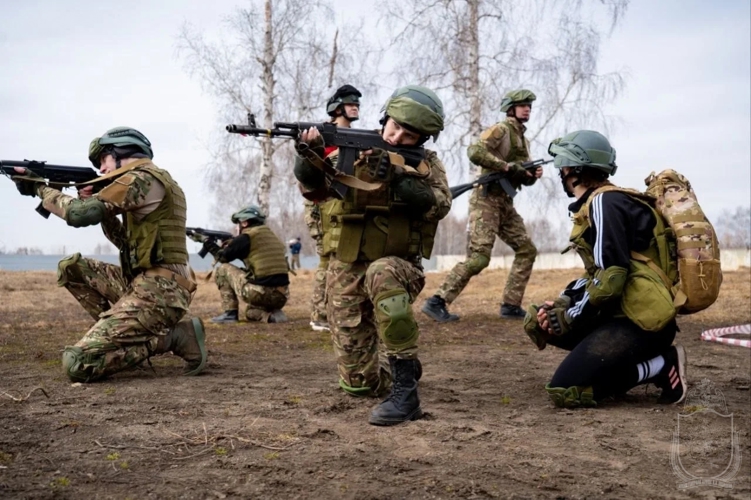 На территории военного института прошли финалы зонального этапа г. Новосибирска Всероссийской военно-патриотической игры «Зарница 2.0»