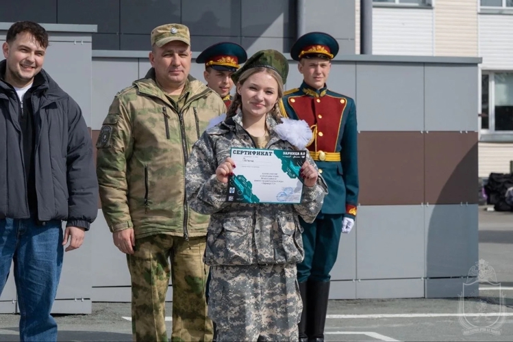 На территории военного института прошли финалы зонального этапа г. Новосибирска Всероссийской военно-патриотической игры «Зарница 2.0»