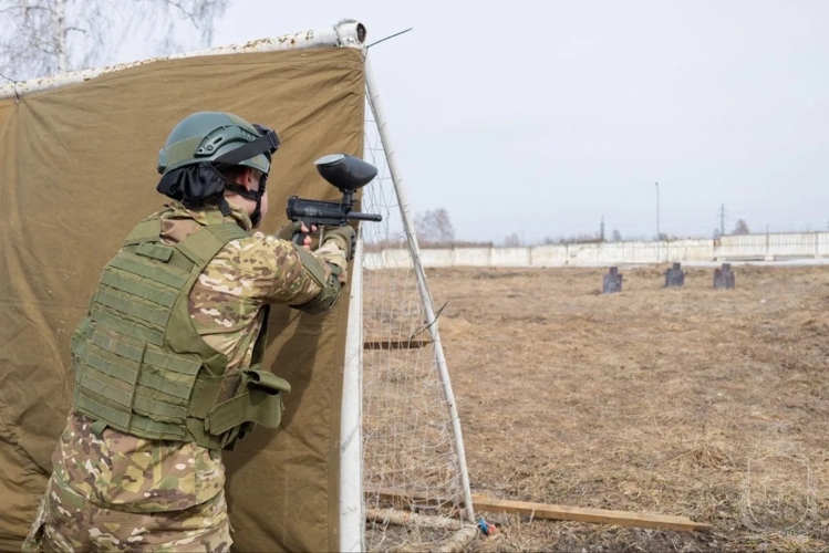 На территории военного института прошли финалы зонального этапа г. Новосибирска Всероссийской военно-патриотической игры «Зарница 2.0»