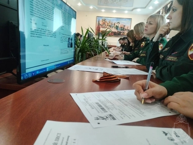 Личный состав Новосибирского военного института принял участие во Всемирной исторической акции «Диктант Победы»
