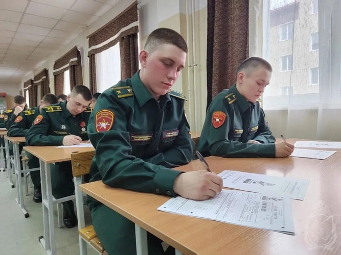 Личный состав Новосибирского военного института принял участие во Всемирной исторической акции «Диктант Победы»