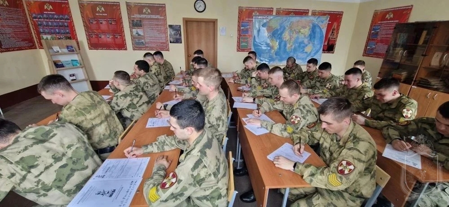 Личный состав Новосибирского военного института принял участие во Всемирной исторической акции «Диктант Победы»
