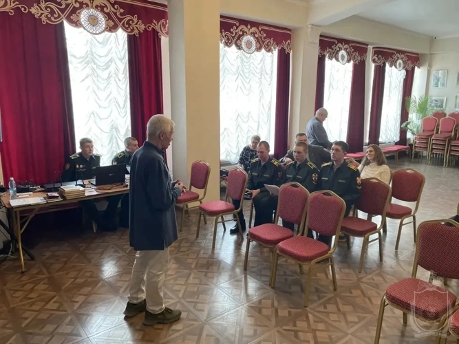 Курсанты военного института приняли участие в городском круглом столе