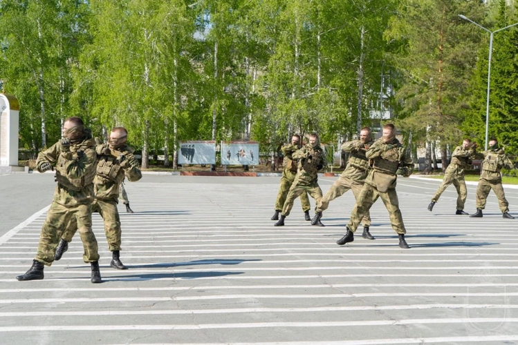 В Новосибирском военном институте прошел  региональный финал «Зарницы 2.0»