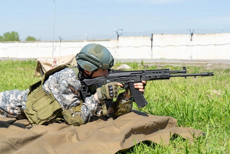 В Новосибирском военном институте прошел  региональный финал «Зарницы 2.0»