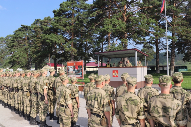 В военном институте первокурсники встретили начало нового учебного года