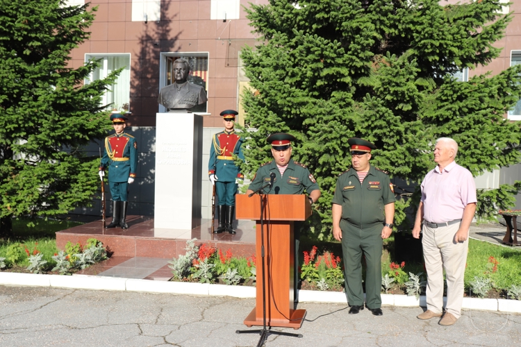 В Новосибирском военном институте проведены мероприятия, посвященные 108-й годовщине со дня рождения генерала армии И.К. Яковлева