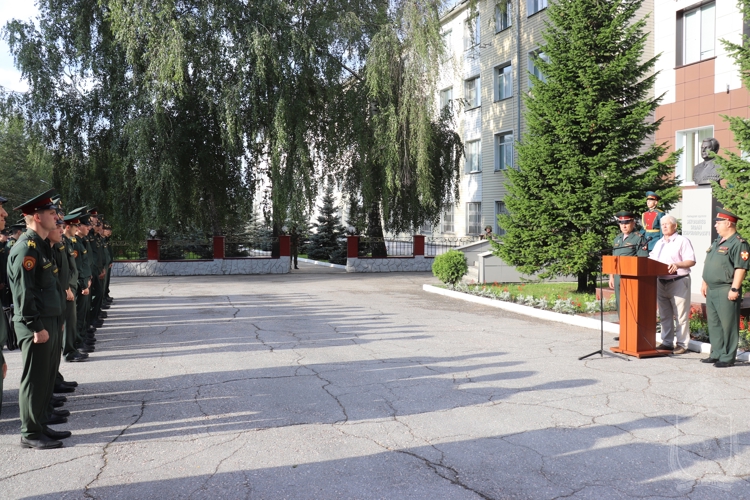 В Новосибирском военном институте проведены мероприятия, посвященные 108-й годовщине со дня рождения генерала армии И.К. Яковлева