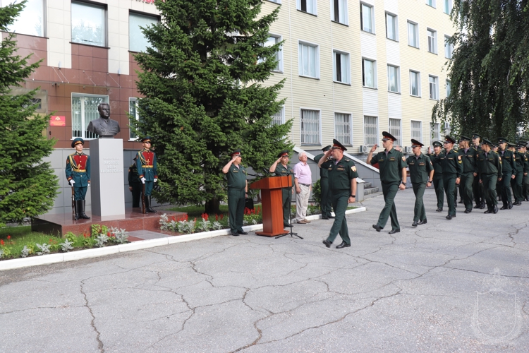 В Новосибирском военном институте проведены мероприятия, посвященные 108-й годовщине со дня рождения генерала армии И.К. Яковлева
