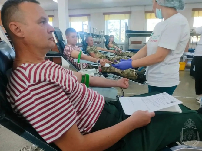 В военном институте провели донорскую акцию
