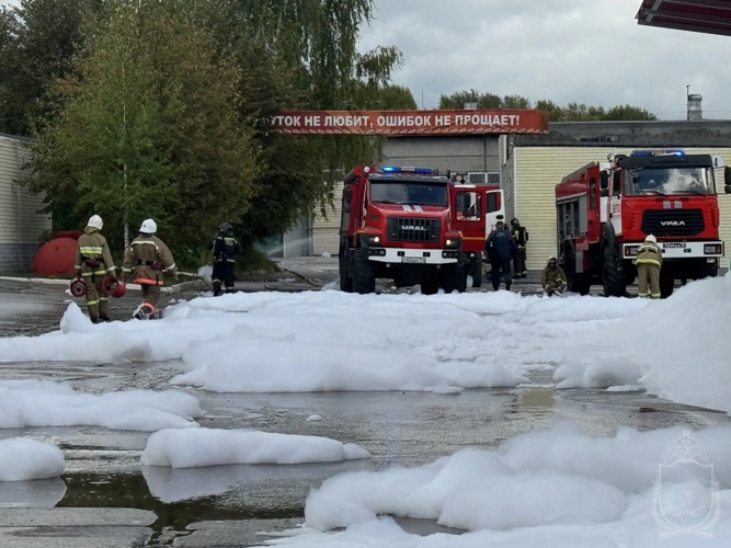 В военном институте прошли пожарно-тактические учения