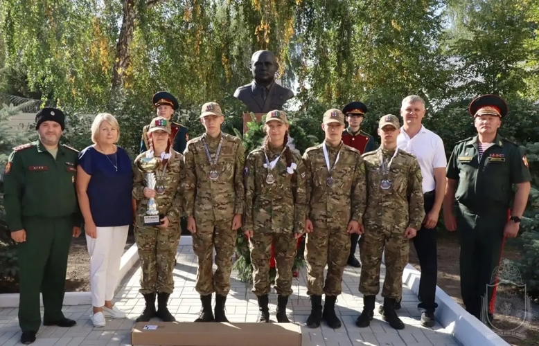 В военном институте увековечили память первого начальника Новосибирского военного училища МВД СССР 