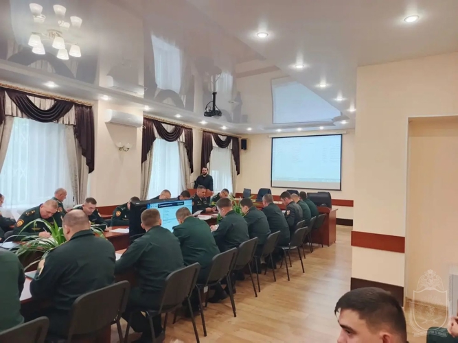 В военном институте проведена техническая конференция с водителями и владельцами личного транспорта института