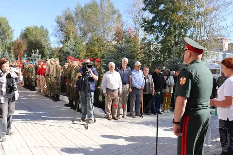 В военном институте увековечили память первого начальника Новосибирского военного училища МВД СССР 