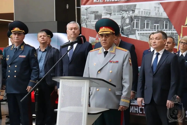 Курсанты 1 курса Новосибирского военного института приняли присягу